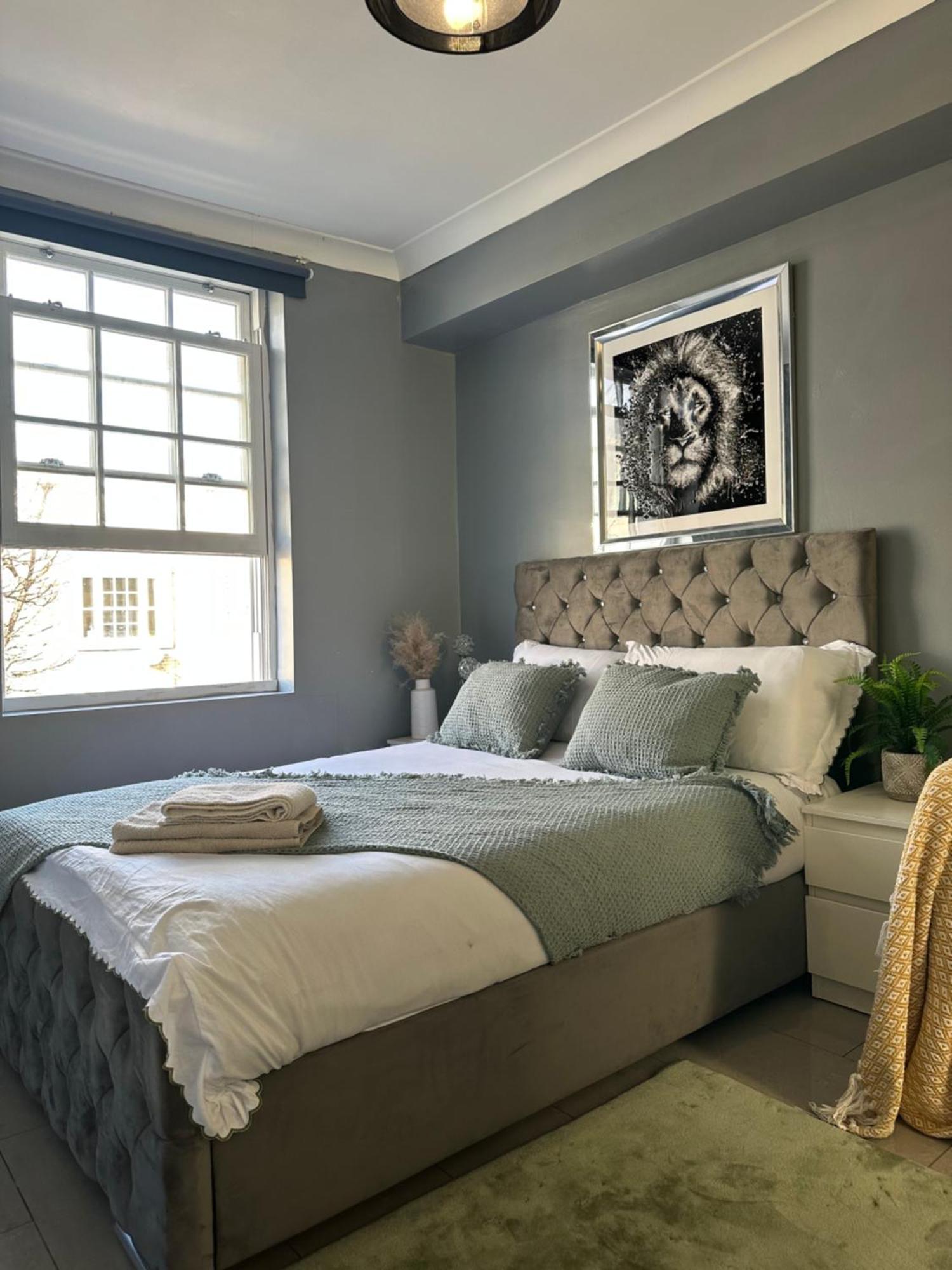 "Bright & Spacious" 3 Bedroom Flat By Kings Cross, St Pancras Station!!!!64 Londyn Zewnętrze zdjęcie
